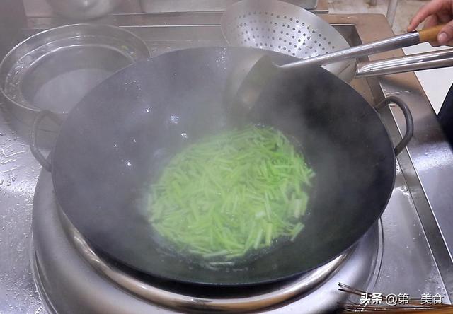 凉拌腐竹怎么做，腐竹怎么做——凉拌腐竹（凉拌腐竹家常做法）