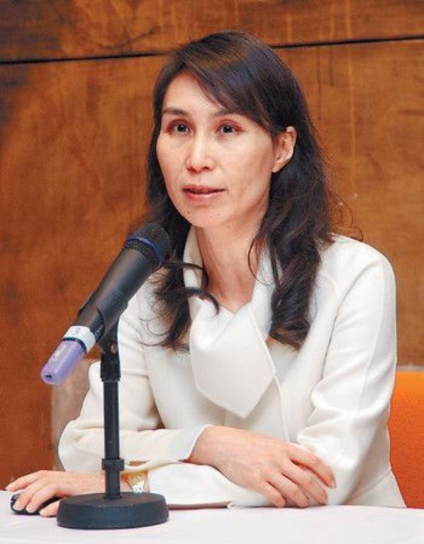 赌王的子女介绍，赌王的老婆及子女介绍（有人落魄到靠脚底按摩为生）