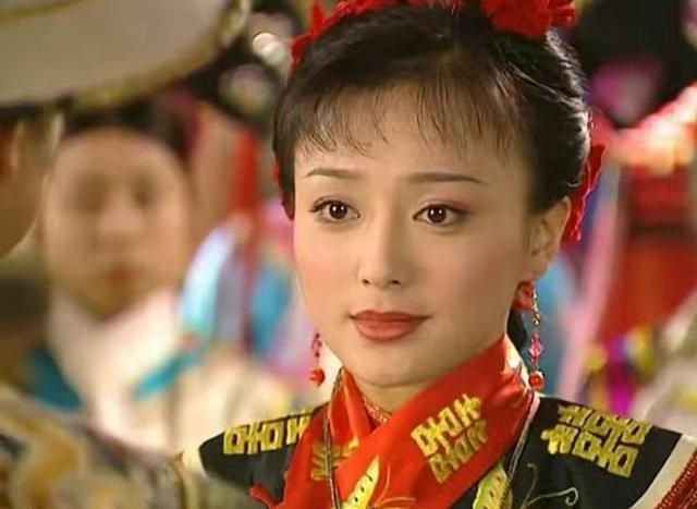 毛晓彤电视剧大全，毛晓彤演过的电视剧（《三十而已》和《隐秘的角落》变成一家人）