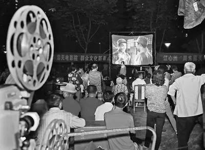 国产经典老电影，中国国产经典农村题材老电影大全 （28部国产老电影高清海报）