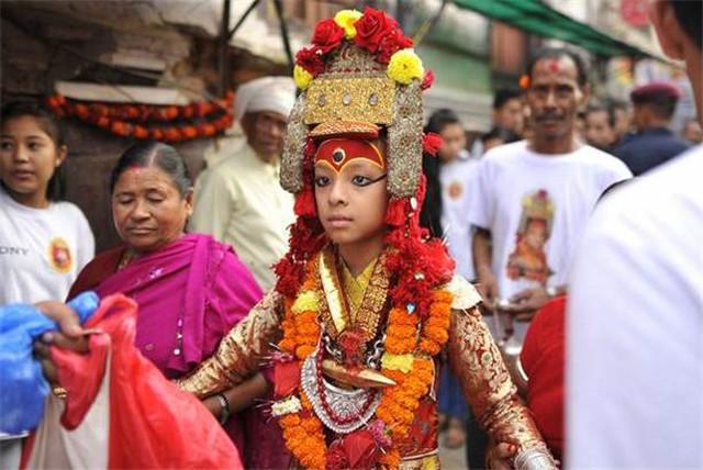 尼泊尔面积和人口，尼泊尔人口有多少人口国土面积（靠什么养活2800万人口）