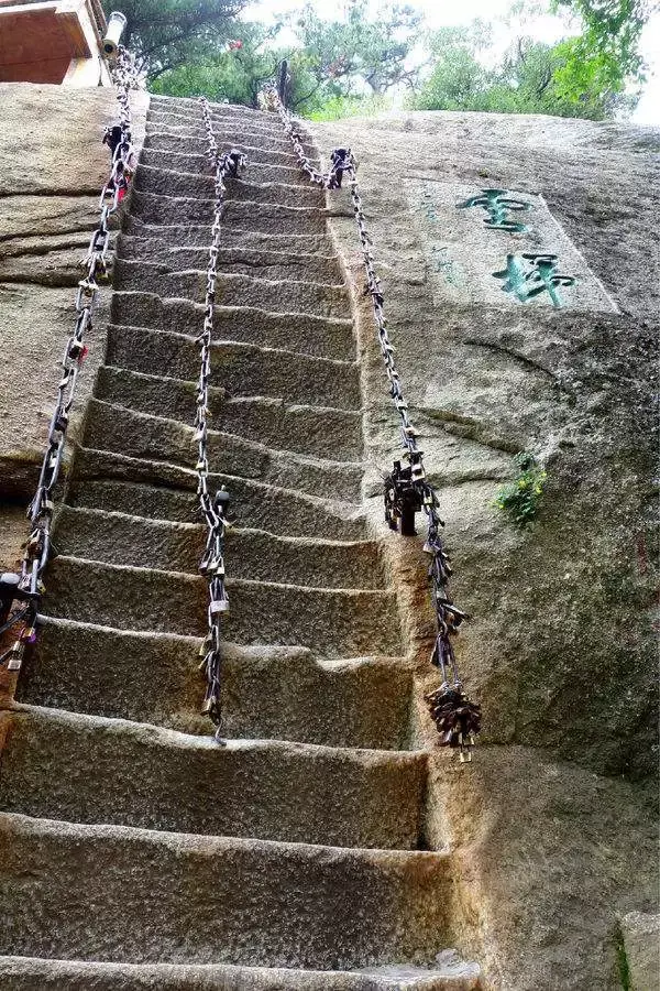 华山主要的旅游景点都有哪些，华山主要景点介绍（华山必去的几个景点知道吗）