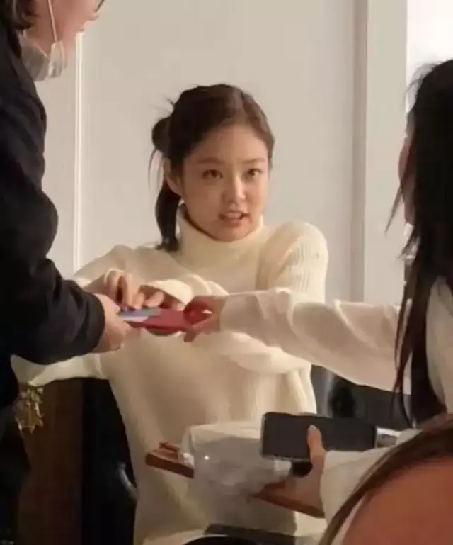 女团成员开场介绍，宝藏女团的魅力尽头在哪里