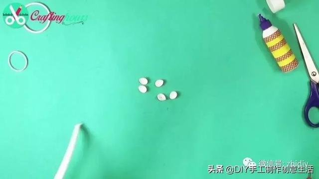 手工制作小饰品送闺蜜，送闺蜜什么礼物最好有意义（一起来做热情洋溢的衍纸耳环）