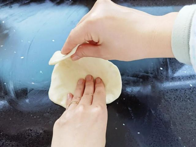 印度飞饼的饼是怎么做的什么配方，真正印度飞饼的配方（孩子爱吃印度飞饼）