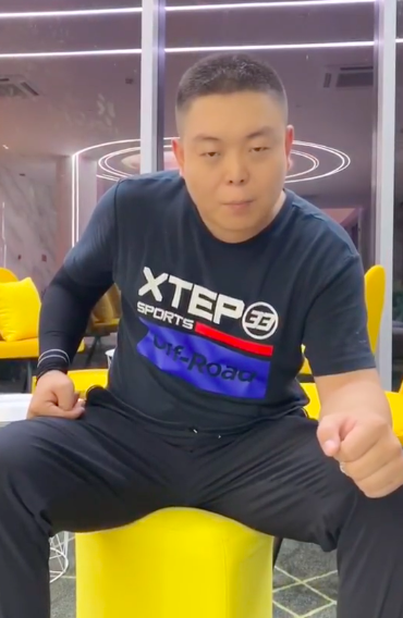 牌牌琦为什么被全网封，牌牌琦是被全网封吗（百万粉网红遭牌牌琦找人殴打）
