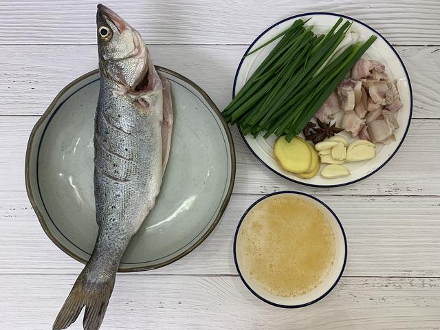 鲈鱼红烧好吃吗，红烧鲈鱼正宗的做法（鲈鱼不用清蒸了）