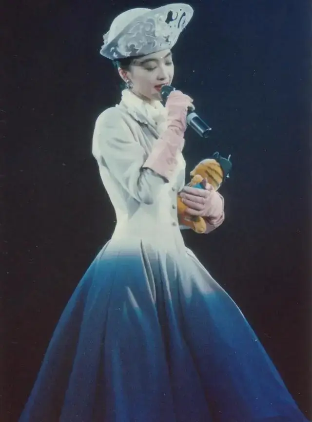 陈慧娴老公是谁，陈慧娴老公是谁（55岁的一代歌后陈慧娴）