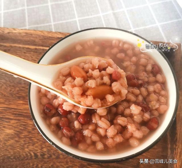 大麦米到底怎么做才好吃啊，大麦米到底怎么做才好吃啊视频（天冷多喝红豆粥）