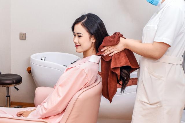 宝宝刚出生怎么护理，宝宝刚出生怎么护理,图片（护理产妇牢记“五快三免”）