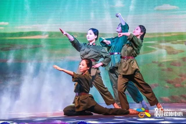 外婆的澎湖湾串词，外婆的澎湖湾串词主持人（2019元旦晚会）