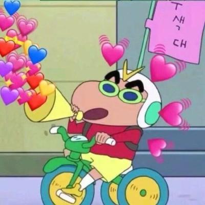 蜡笔小新/一家人头像?微信，蜡笔小新/一家人头像（蜡笔小新可爱逗比微信头像）