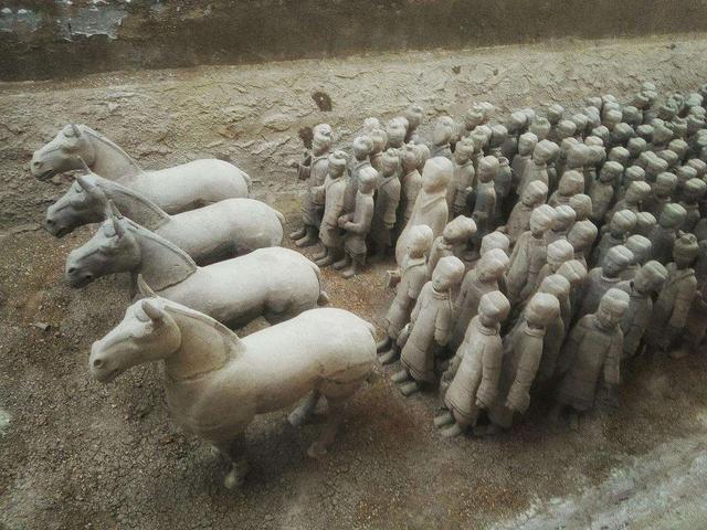汉兵马俑在哪，兵马俑,在哪里（江苏徐州也有兵马俑）