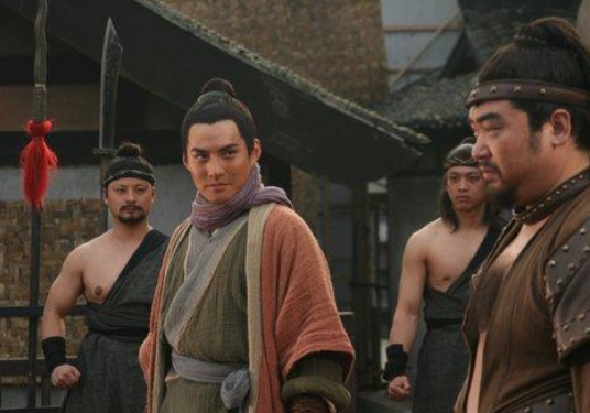 李师师简介，李师师个人简介（李师师：吞金而亡的青楼名妓）