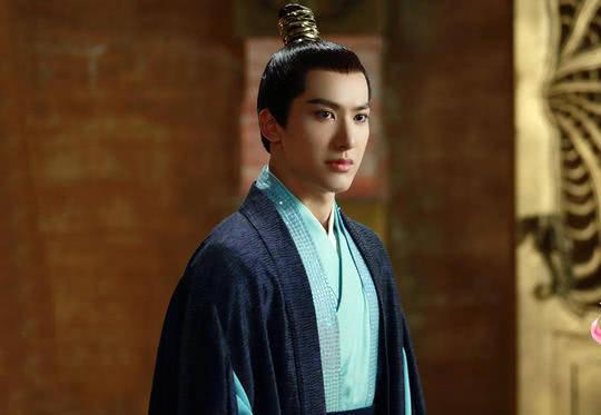 苏陌叶是叠风吗，苏陌叶喜欢谁（苏陌叶与叠风是同一人吗）