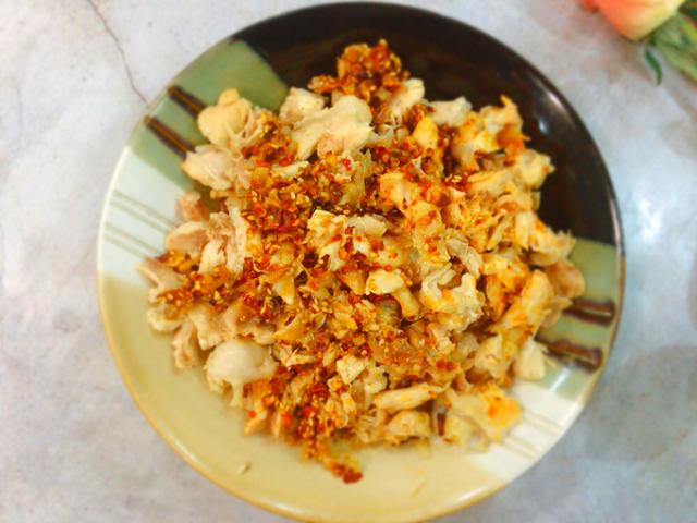麻辣鸡腿的做法，麻辣鸡爪的制作方法和配料（鸡腿做成“麻辣鸡丝”）