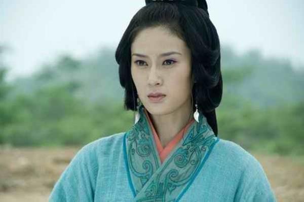 新三国小乔是谁扮演，新三国小乔是谁扮演的角色（重温《新三国》时发现熟悉的身影）