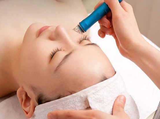 小气泡清洁的危害，小气泡清洁原理带来什么好处（但是会使毛孔变大吗）