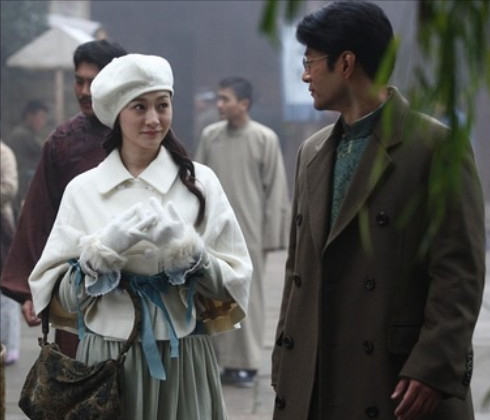 “爱你爱到自己快要发狂，结果在你眼里还是过客”，你让我爱的发狂（《来不及说我爱你》慕容沣和尹静琬图片）