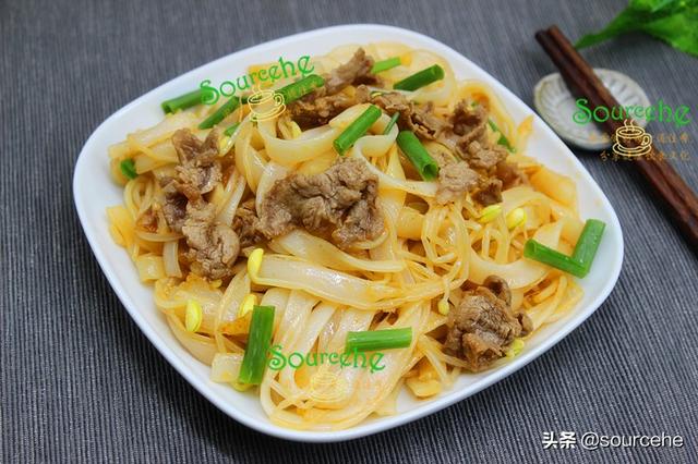 湿炒牛河怎么做，湿炒牛河的做法（正宗的广东干炒牛河）