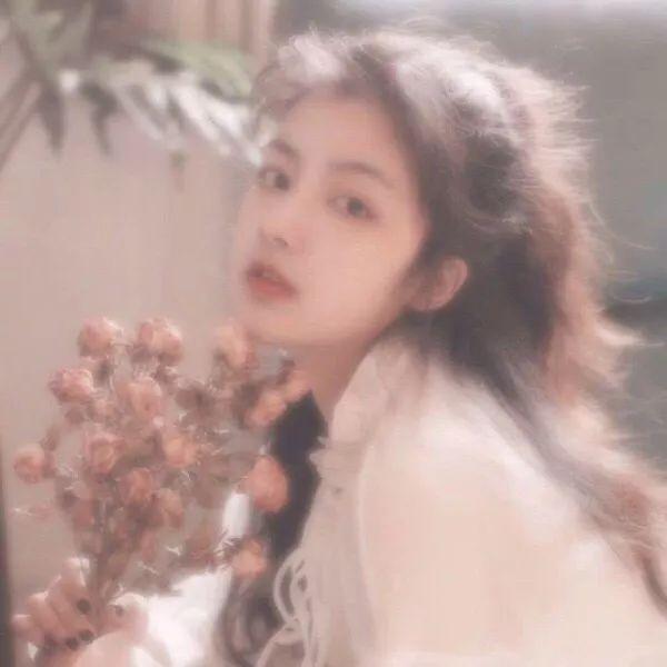 动漫帅哥美女图片，帅哥美女杂图（图王鲨鱼哥第33期33套微信头像加背景图）