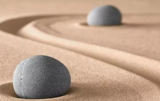 看淡一切无所谓的句子，看淡一切善待自己的经典句子（人生最现实的句子）