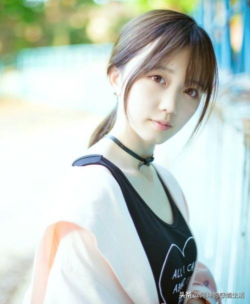 女生主动说早安的时候一定要这样回复，女生主动说早安的时候一定要这样回复她（高情商都是用“这3句”回复女生发来的“早呀”）