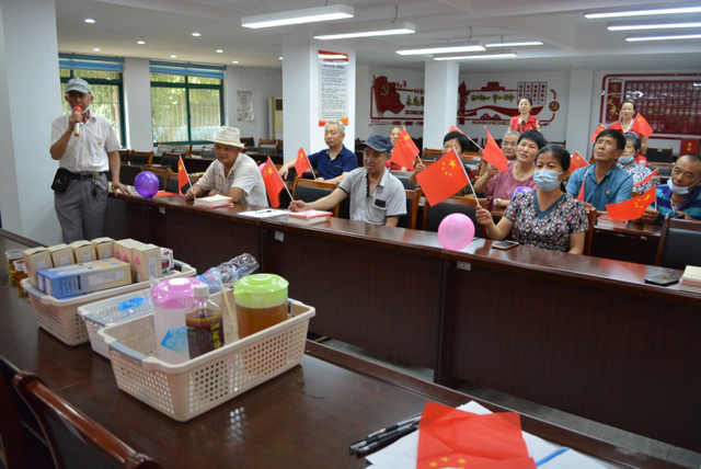 会议室怎样用气球布置，会议气球布置图片（佛祖岭A区“百年芳华·红心向党”庆党百年系列活动）