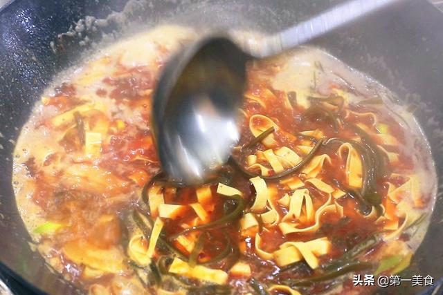 大烩菜的家常做法，排骨大烩菜的家常做法（好吃好做、边吃边流汗）