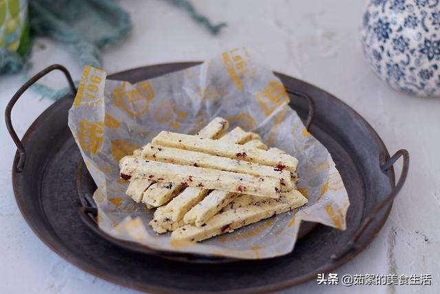 奶粉可以做什么好吃的零食，用奶粉可以做什么零食（喝不完的奶粉做成小零食）
