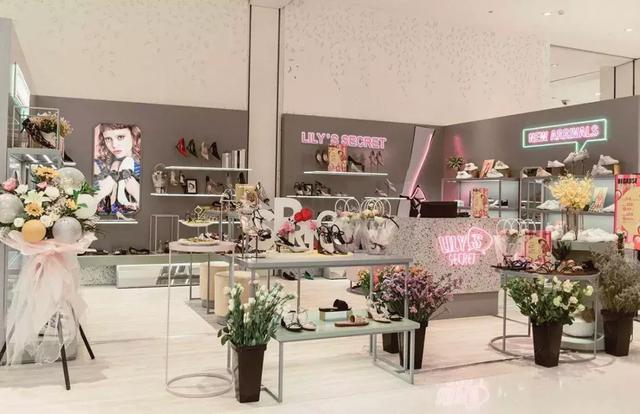 达芙妮女鞋怎么样，达芙妮女鞋是什么档次（这个女鞋品牌为何能逆势崛起）