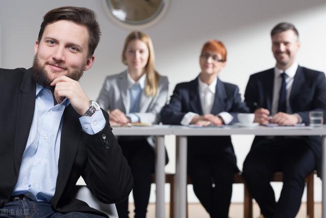 吸引人的自我介绍，简短吸引人的自我介绍（如何自我介绍才能让人印象深刻）