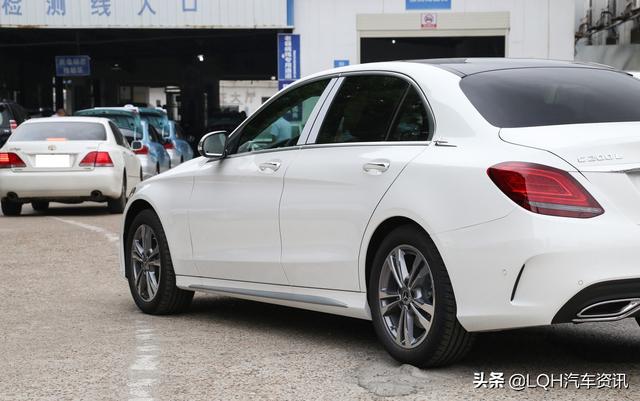 如果手握25万，顶配凯美瑞、奔驰C200L，你会怎么选？