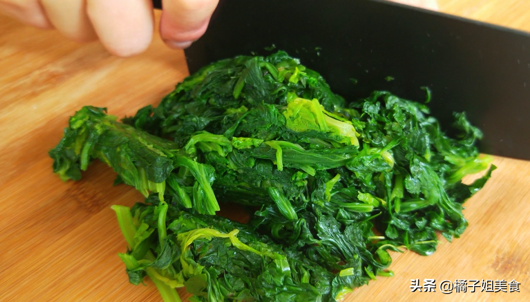 图片[3]-【芹菜叶炒木耳】做法步骤图 做法简单 美味而不腻-起舞食谱网