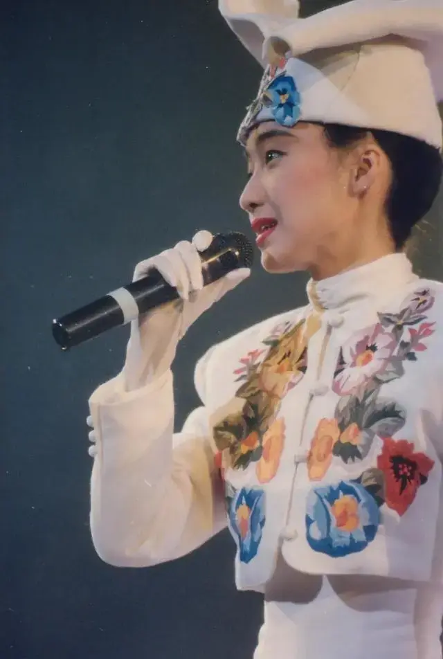 陈慧娴老公是谁，陈慧娴老公是谁（55岁的一代歌后陈慧娴）