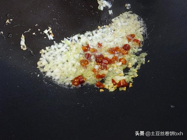白灼虾蘸料怎么调，白灼虾的蘸料酱油怎么做（这碗无敌蘸料太香）
