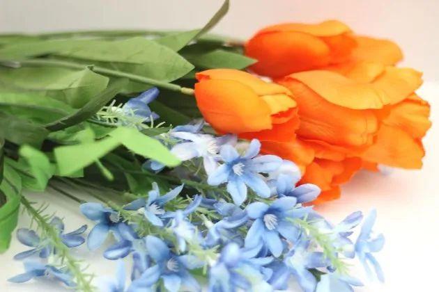 老式花束插花泥教程，老式花束插花泥教程图解（在旧鞋里插花）