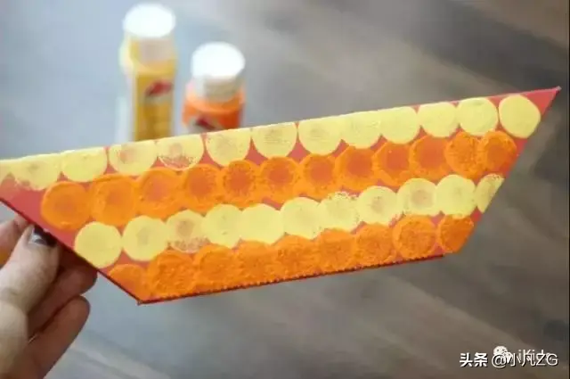 纸龙舟的制作方法，如何折一种简单的纸龙舟（一个手工龙舟轻松满足所有要求1）