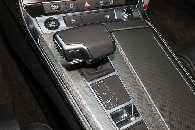 奥迪a6车长多少米，奥迪q7车长宽高是多少（专为成功人士打造的C级车奥迪A6L）