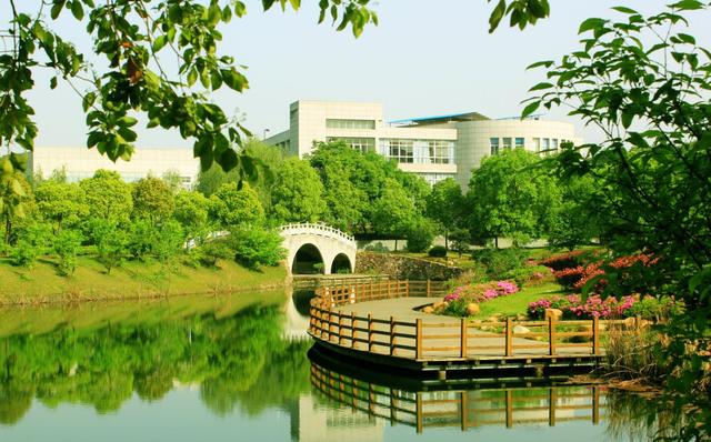 武汉科技大学城市学院就业信息网，2021武汉科技大学城市学院排名（其中武汉科技大学城市学院排名第一）