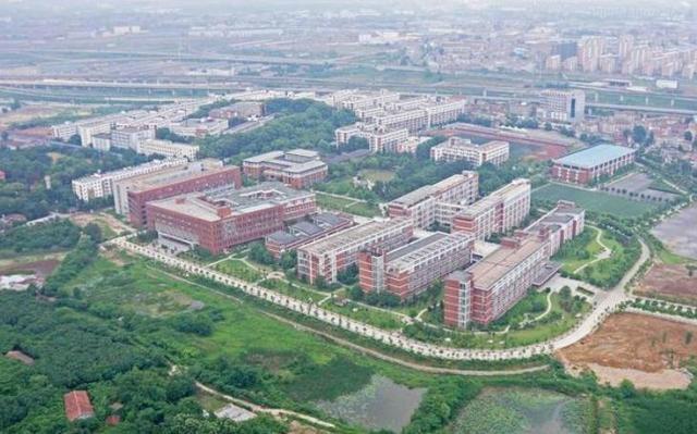 武汉科技大学城市学院就业信息网，2021武汉科技大学城市学院排名（其中武汉科技大学城市学院排名第一）