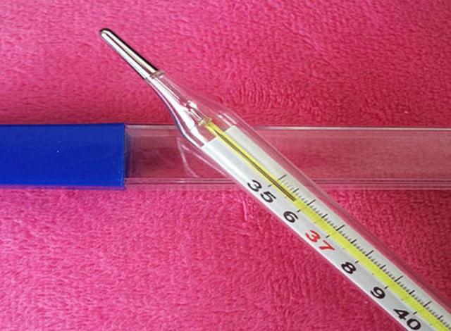 高中物理水银柱压强问题，水银密度和水的密度（体温计的水银柱为什么不会自动下降）