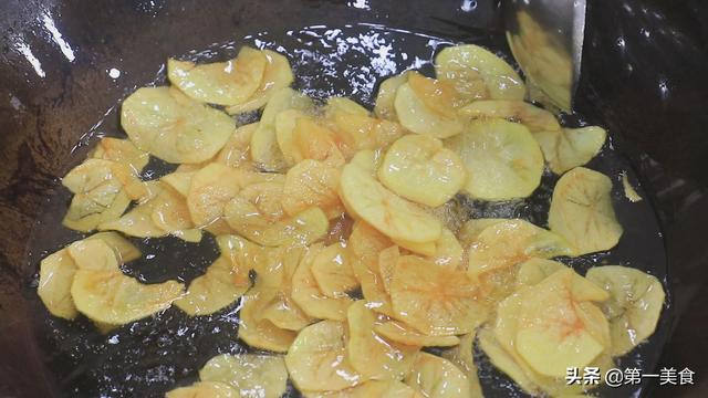 薯片的制作方法，薯片的简单制作方法（自己在家炸的一样嘎嘣脆）