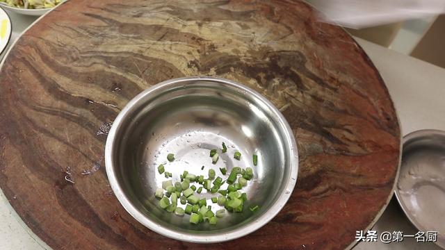 黄豆芽怎么做好吃，绿豆芽怎么做好吃（大厨分享小技巧）