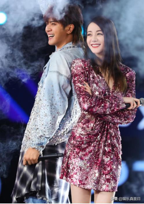 黄渤 - 我是谁歌词是什么，黄渤电视剧大全（黄磊孙红雷缺席演唱会）