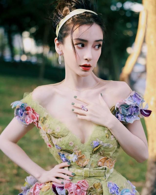 奶油滤镜/可爱/甜美/表情包/欧美/妆容，微信头像，奶油滤镜/可爱/甜美/表情包/欧美/妆容（时髦显白，拿图去做）