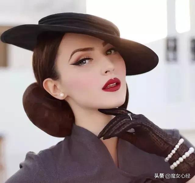 蜜粉刷和散粉刷的区别是什么，蜜粉刷主要用于什么（你真的会选择会使用定妆粉吗）