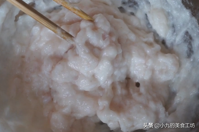 买来的鱼丸怎么做好吃，做鱼丸好吃的窍门（5块钱在家做一锅）