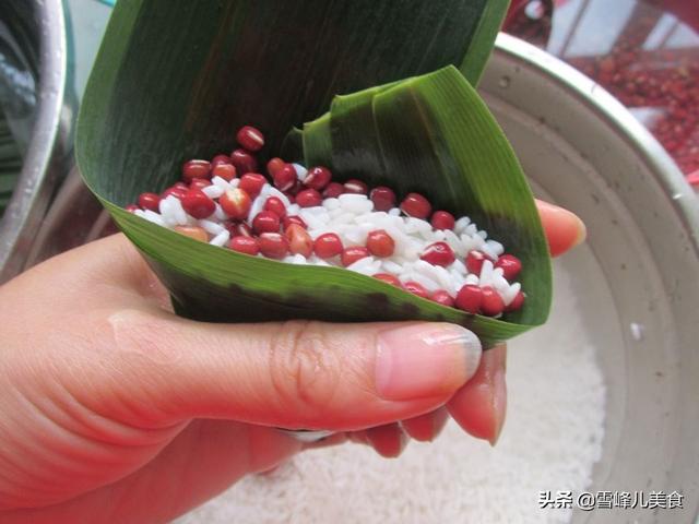 三角粽怎么包慢动作，三角粽怎么包慢动作图解（三角粽最详细的包法）