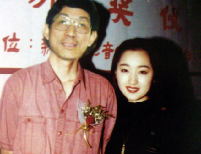 杨钰莹红楼小说，杨钰莹小说阅读（“甜歌皇后”杨钰莹的激荡情史）